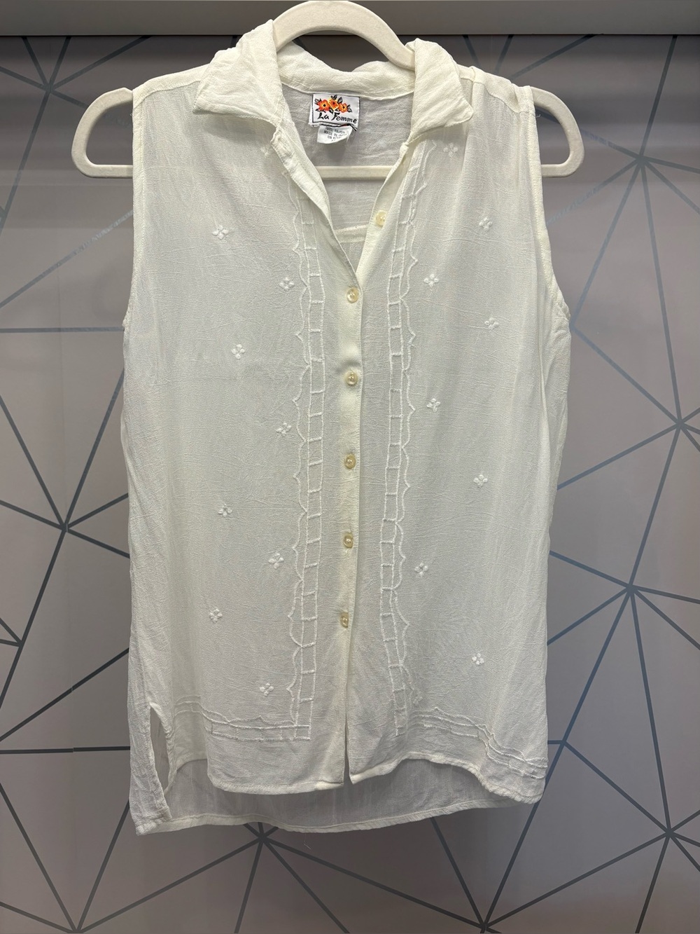 Vintage La Femme Ivory Embroidered Rayon Sleeveless Blouse Size M